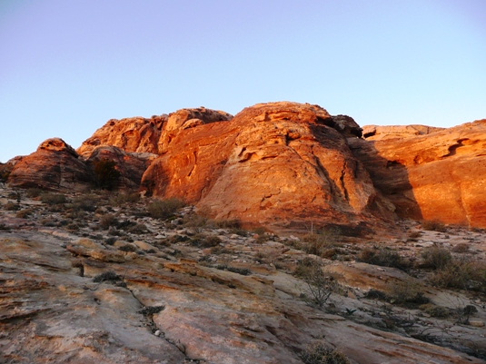 Jordanie Petra: les montagnes de Petra au soleil couchant. 