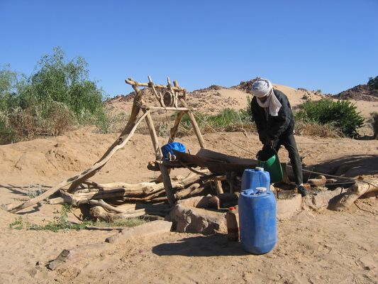 Niger Jardins de l'Aïr: Puits servant à l'irrigation des jardins situés en plein milieu du désert