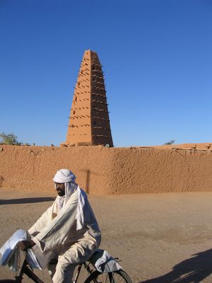 Niger Agadez: La mosque en banco d'Agadez fut le sige d'une brillante culture islamique